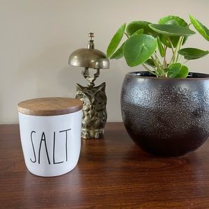 SOLD Rae Dunn Salt Cellar